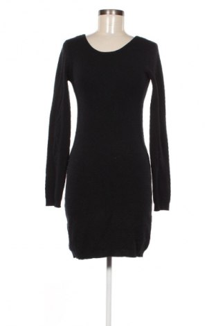 Rochie Stradivarius, Mărime M, Culoare Negru, Preț 95,99 Lei