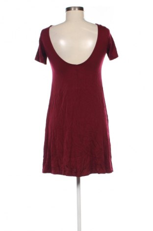 Kleid Stradivarius, Größe S, Farbe Rot, Preis 13,49 €