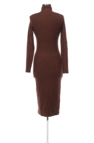 Kleid Stradivarius, Größe S, Farbe Braun, Preis 7,49 €