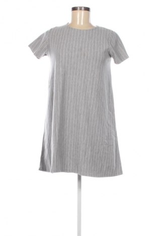 Kleid Stradivarius, Größe S, Farbe Grau, Preis 13,49 €