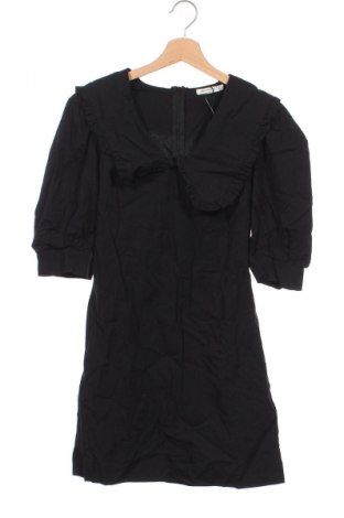 Kleid Stradivarius, Größe S, Farbe Schwarz, Preis 17,49 €