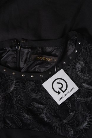 Рокля Supertrash, Размер XS, Цвят Черен, Цена 53,99 лв.