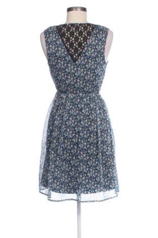 Kleid Vero Moda, Größe XS, Farbe Mehrfarbig, Preis 12,99 €