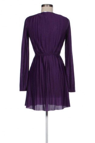 Kleid Zara, Größe M, Farbe Lila, Preis 26,78 €