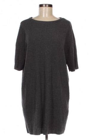 Kleid Zara Trafaluc, Größe M, Farbe Grau, Preis 18,99 €