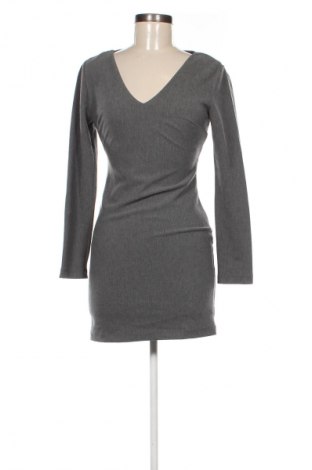 Kleid Zara Trafaluc, Größe M, Farbe Grau, Preis 6,99 €