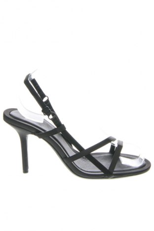 Sandalen Bershka, Größe 36, Farbe Schwarz, Preis 19,85 €