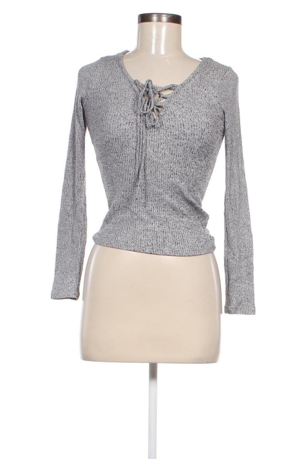 Damen Shirt Bershka, Größe S, Farbe Grau, Preis € 3,49