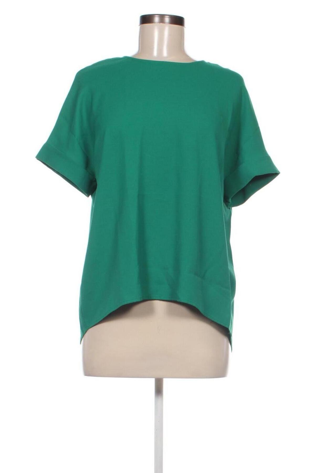 Damen Shirt Stradivarius, Größe S, Farbe Grün, Preis 5,99 €