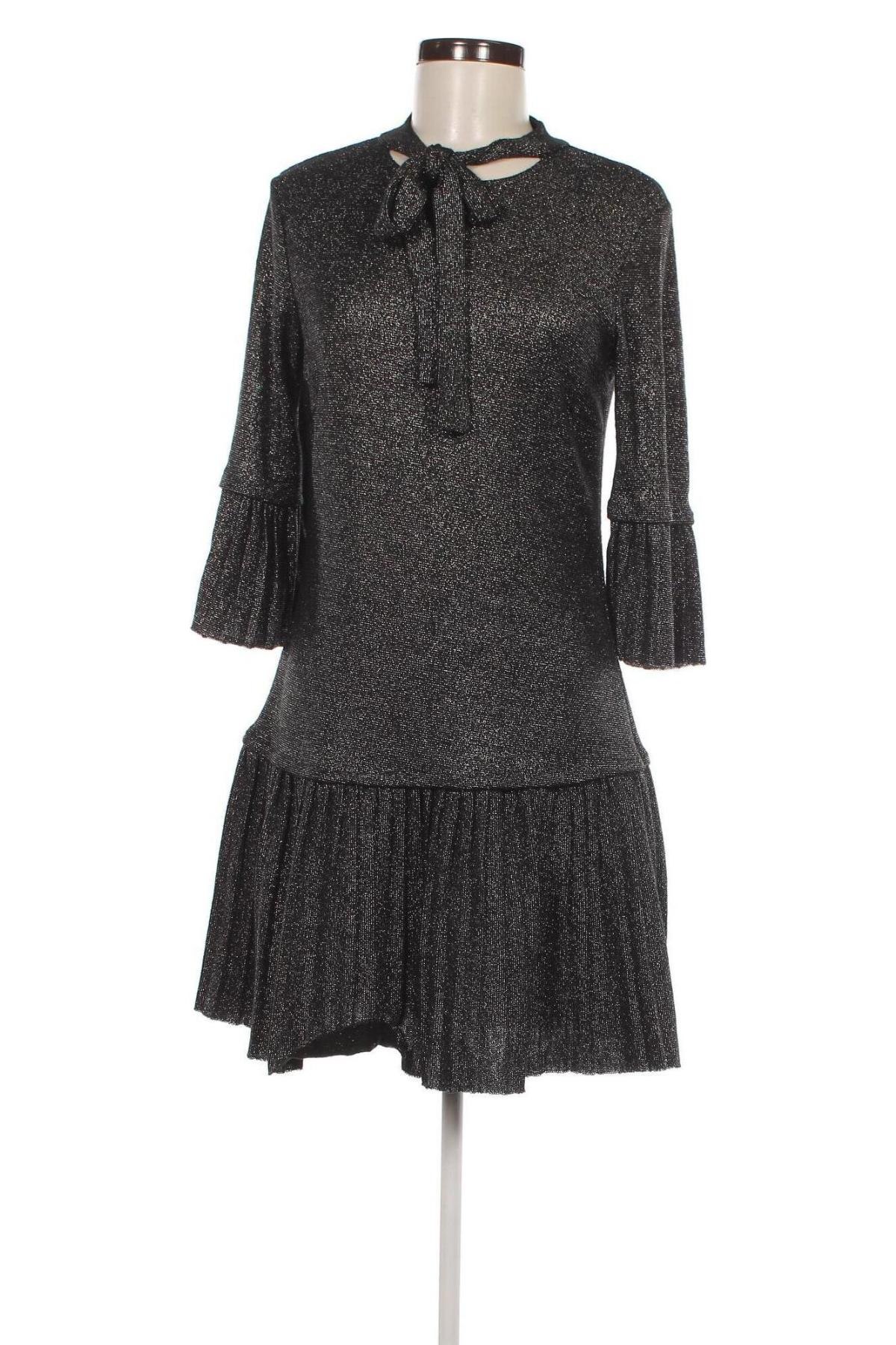 Kleid, Größe M, Farbe Silber, Preis 19,49 €