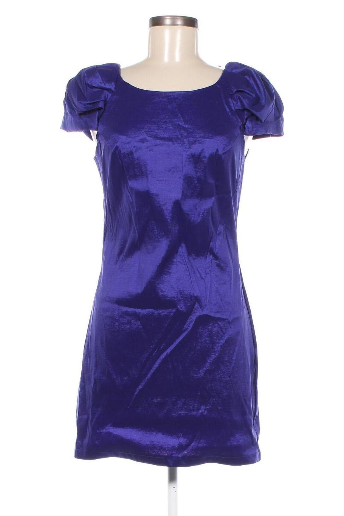 Kleid Ax Paris, Größe M, Farbe Lila, Preis 13,99 €