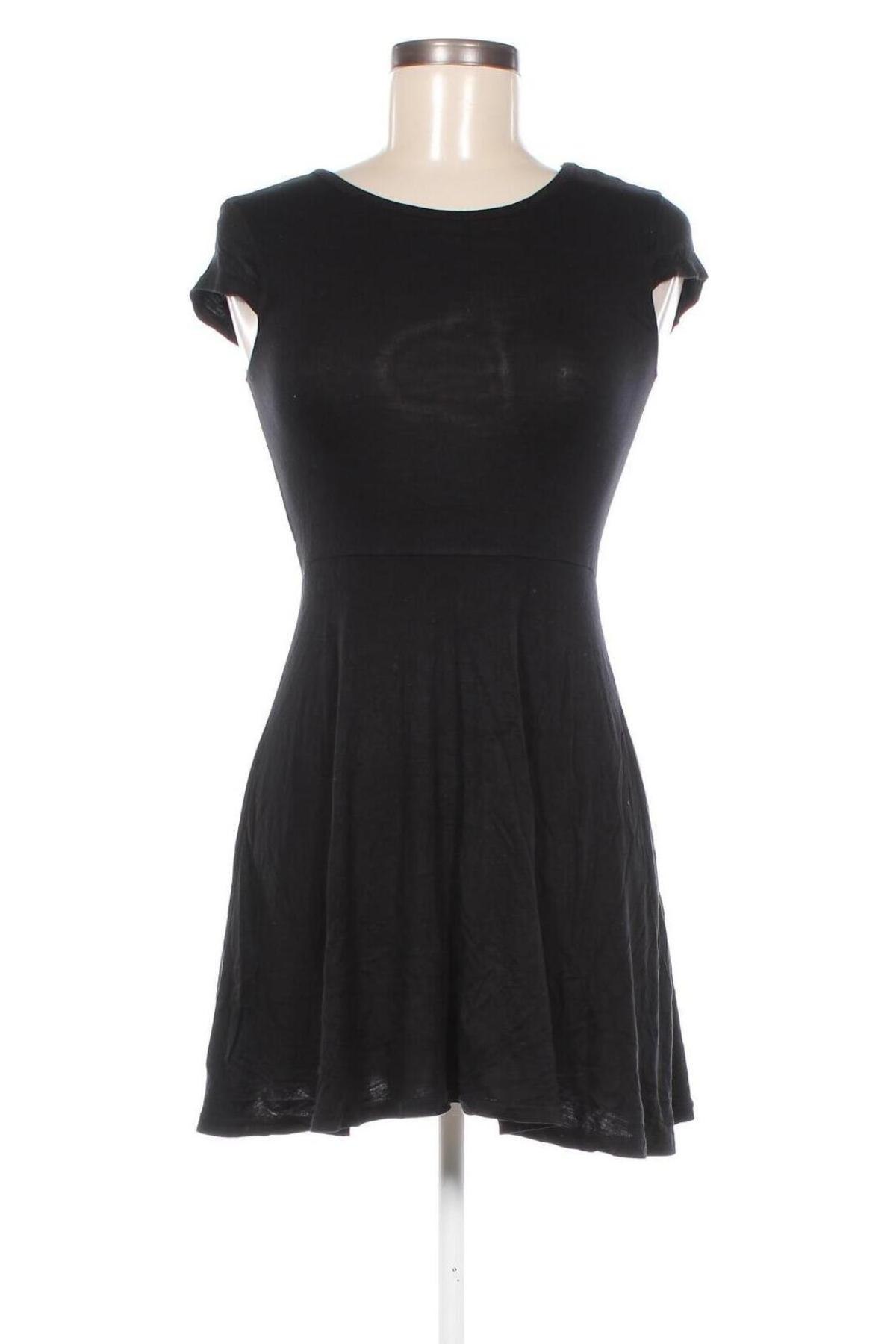 Kleid Club L, Größe M, Farbe Schwarz, Preis 37,49 €