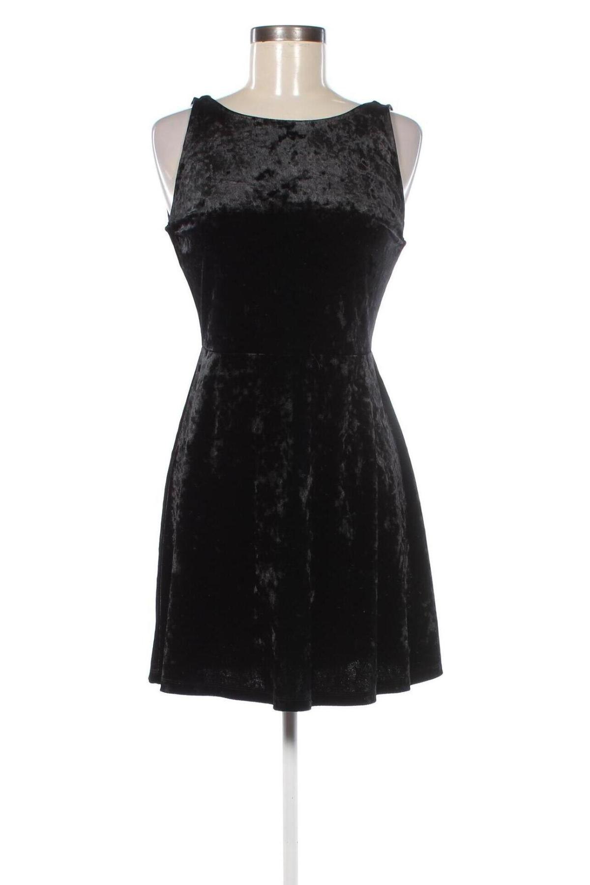 Rochie H&M, Mărime S, Culoare Negru, Preț 33,99 Lei