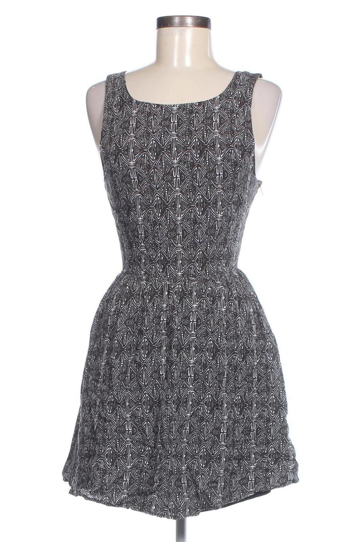 Kleid Pull&Bear, Größe M, Farbe Mehrfarbig, Preis 13,49 €