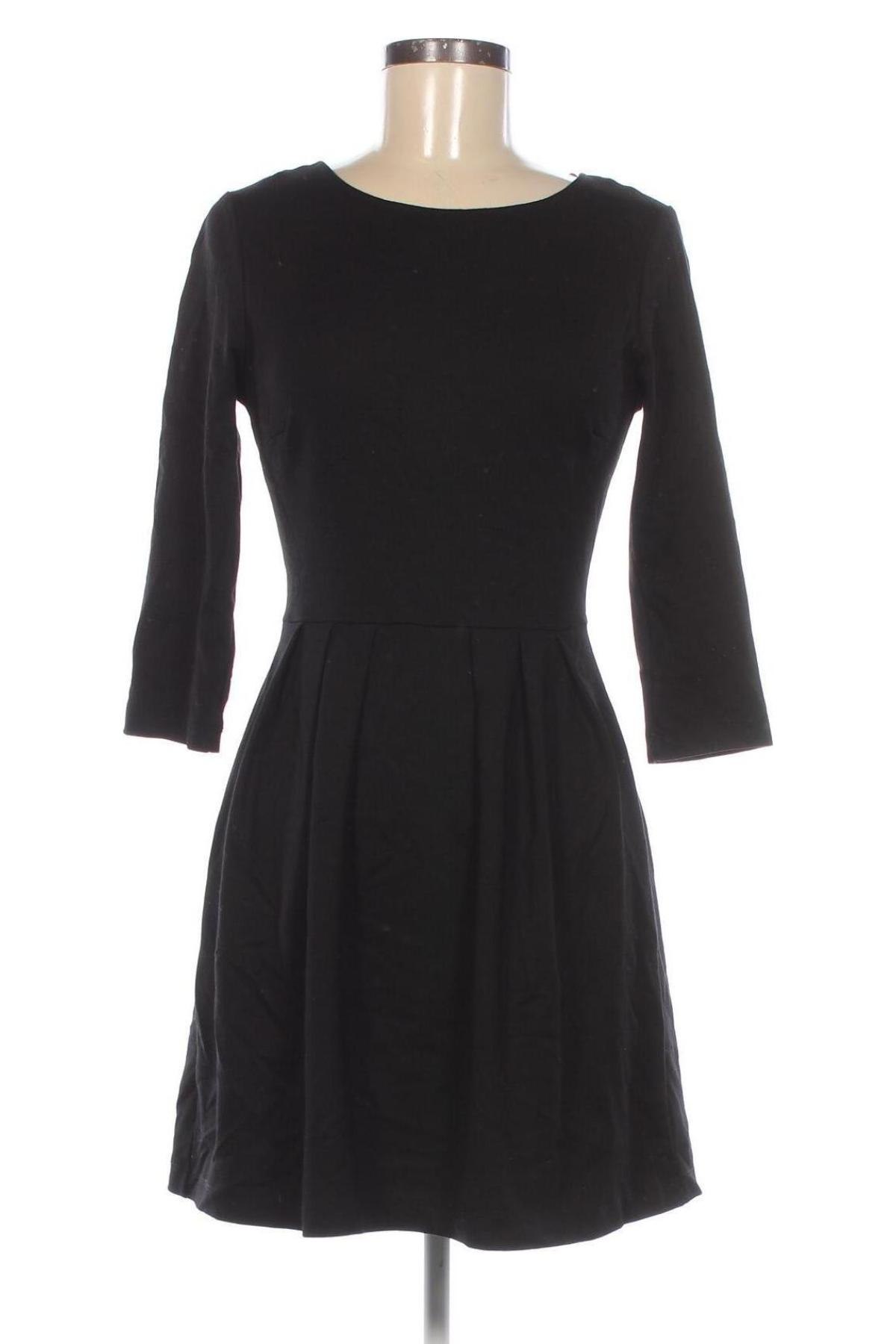 Kleid Stradivarius, Größe M, Farbe Schwarz, Preis 8,49 €