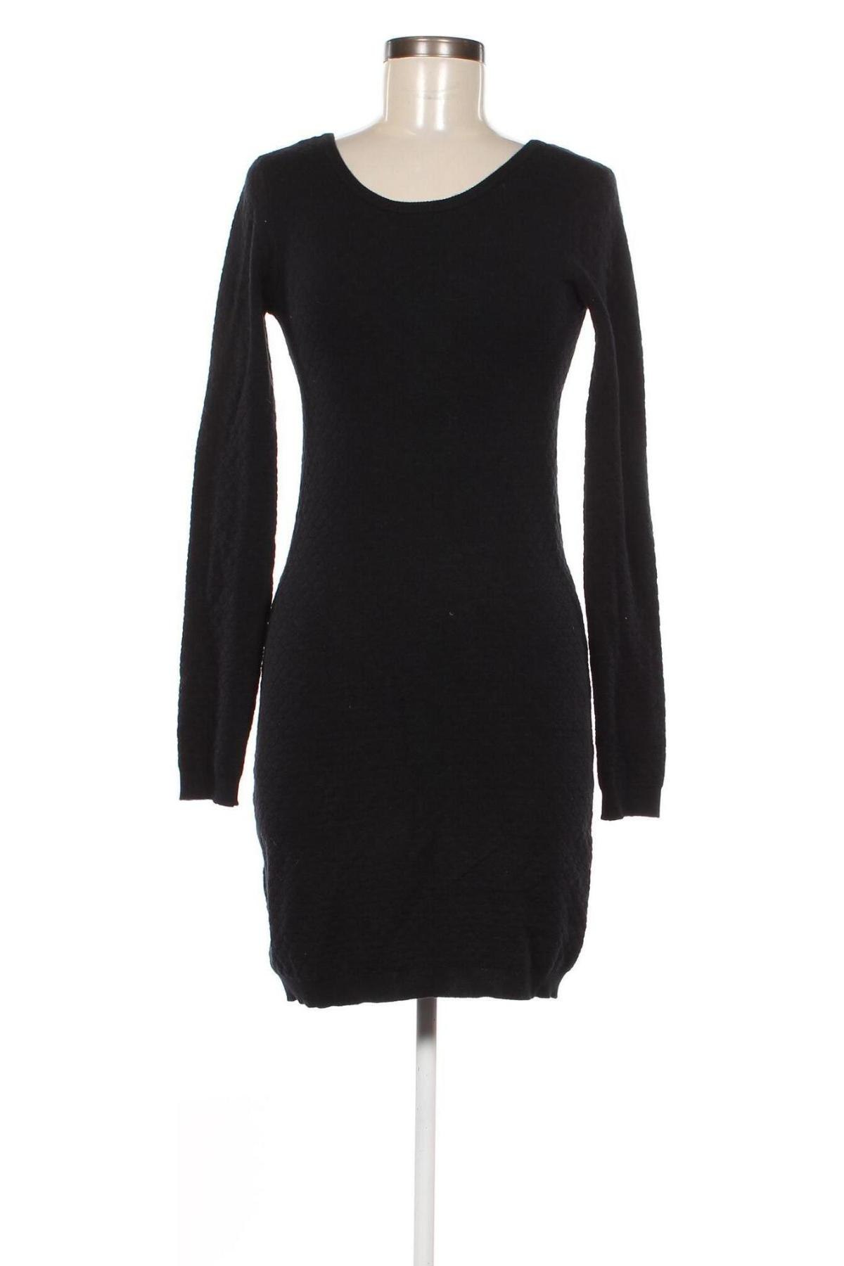 Kleid Stradivarius, Größe M, Farbe Schwarz, Preis 20,29 €