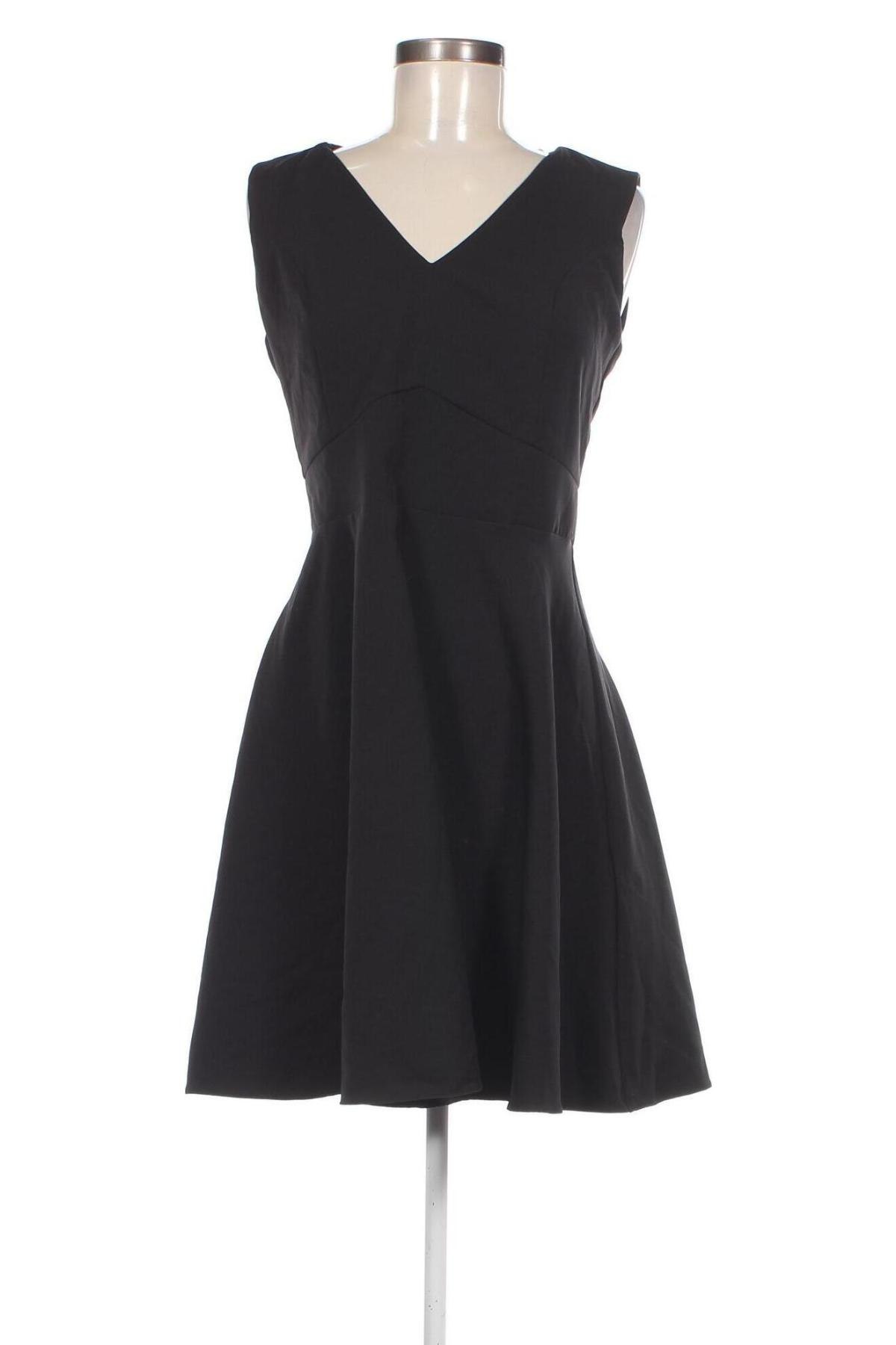 Kleid Trendyol, Größe M, Farbe Schwarz, Preis 13,99 €