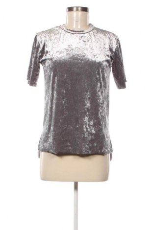 Dámská halenka Bershka, Velikost XS, Barva Šedá, Cena  219,00 Kč