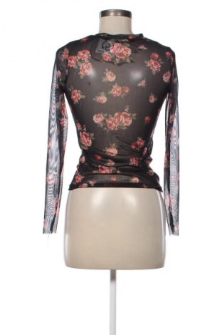 Damen Shirt Stradivarius, Größe XS, Farbe Mehrfarbig, Preis 9,72 €