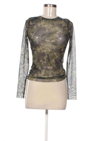 Damen Shirt Stradivarius, Größe M, Farbe Mehrfarbig, Preis € 9,72