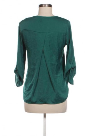 Damen Shirt Stradivarius, Größe S, Farbe Grün, Preis 9,72 €
