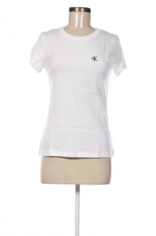 Damen T-Shirt Calvin Klein Jeans, Größe S, Farbe Weiß, Preis 43,99 €