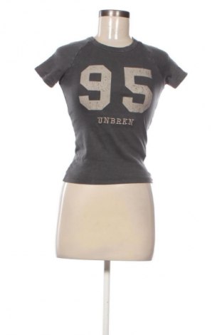 Damen T-Shirt House, Größe XS, Farbe Grau, Preis 7,68 €