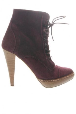Damen Stiefeletten Bershka, Größe 39, Farbe Rot, Preis 26,99 €