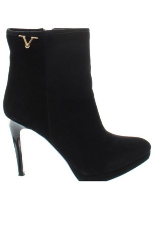 Damen Stiefeletten Versace 19.69 abbigliamento sportivo, Größe 36, Farbe Schwarz, Preis 237,14 €
