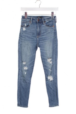 Дамски дънки Abercrombie & Fitch, Размер XS, Цвят Син, Цена 41,99 лв.