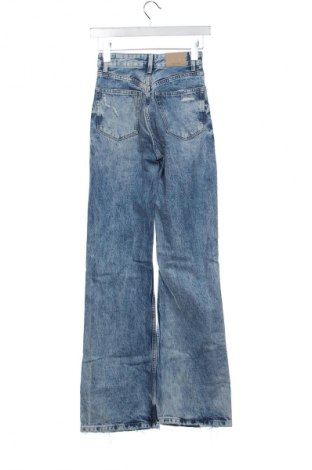 Dámske džínsy  Bershka, Veľkosť XXS, Farba Modrá, Cena  14,91 €
