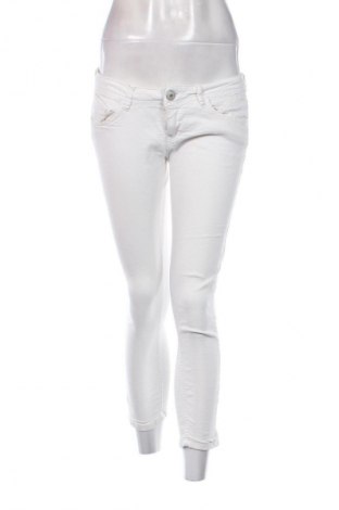 Dámske džínsy  Bershka, Veľkosť M, Farba Biela, Cena  14,91 €