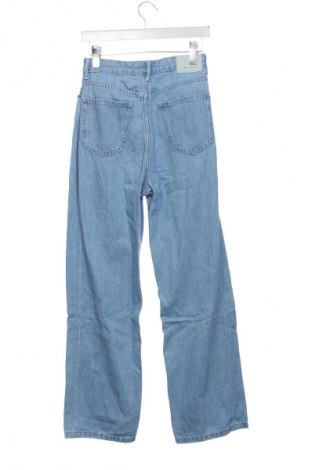 Γυναικείο Τζίν Bershka, Μέγεθος XS, Χρώμα Μπλέ, Τιμή 14,91 €