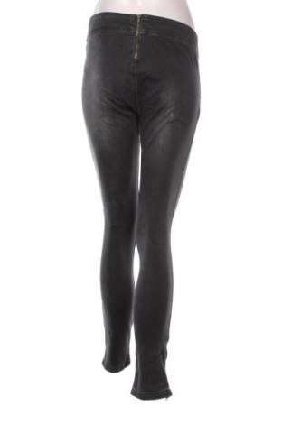 Damen Jeans Cream, Größe M, Farbe Grau, Preis 51,99 €