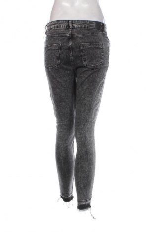 Γυναικείο Τζίν Denim 1982, Μέγεθος M, Χρώμα Γκρί, Τιμή 18,99 €