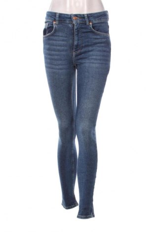 Damskie jeansy Gina Tricot, Rozmiar S, Kolor Niebieski, Cena 111,99 zł