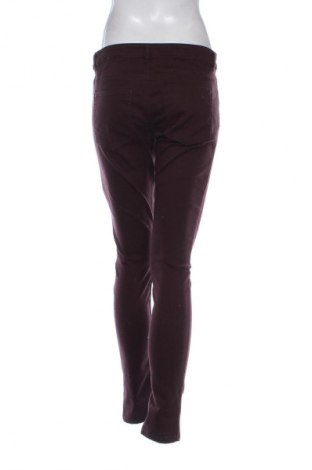 Damskie jeansy H&M, Rozmiar L, Kolor Czerwony, Cena 66,65 zł