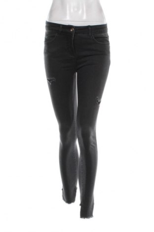 Dámske džínsy  Patrizia Pepe, Veľkosť M, Farba Sivá, Cena  79,95 €