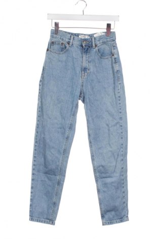 Damskie jeansy Pull&Bear, Rozmiar XXS, Kolor Niebieski, Cena 95,99 zł