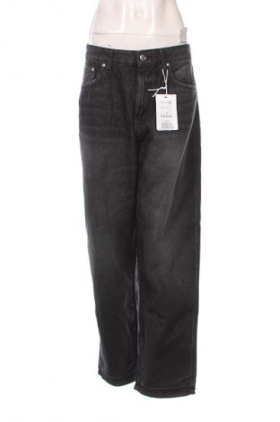 Damskie jeansy Pull&Bear, Rozmiar L, Kolor Czarny, Cena 124,48 zł