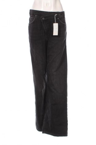 Damskie jeansy Reserved, Rozmiar XL, Kolor Czarny, Cena 124,48 zł
