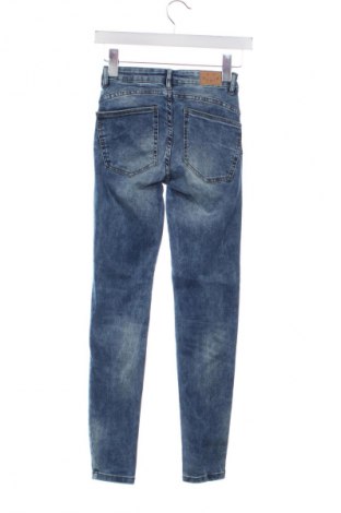 Damskie jeansy Sinsay, Rozmiar XS, Kolor Niebieski, Cena 105,75 zł
