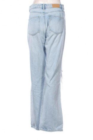 Dámske džínsy  Stradivarius, Veľkosť M, Farba Modrá, Cena  14,83 €