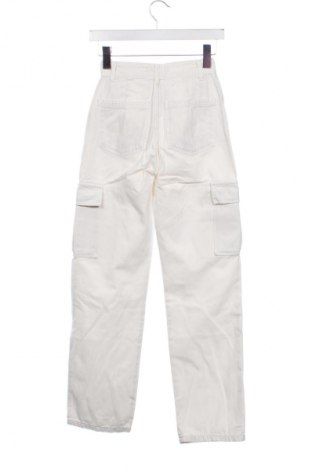 Damskie jeansy Stradivarius, Rozmiar XXS, Kolor Biały, Cena 66,67 zł
