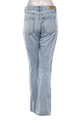 Dámske džínsy  Stradivarius, Veľkosť M, Farba Modrá, Cena  16,95 €