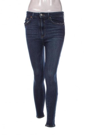 Blugi de femei Zara, Mărime S, Culoare Albastru, Preț 93,99 Lei