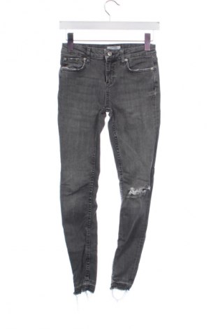 Damen Jeans Zara, Größe S, Farbe Grau, Preis 9,99 €