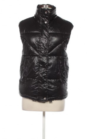 Dámska vesta  Bershka, Veľkosť XS, Farba Čierna, Cena  27,95 €