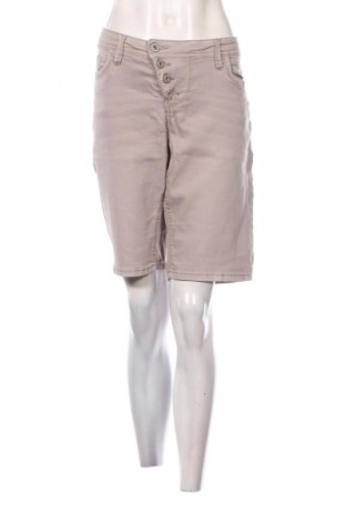Pantaloni scurți de femei Denim 1982, Mărime XL, Culoare Bej, Preț 50,00 Lei