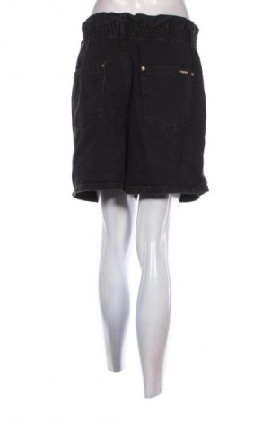 Damen Shorts Speedway, Größe L, Farbe Schwarz, Preis € 14,99